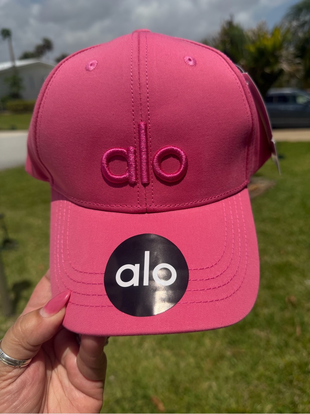 ALO Yoga Off Duty Hot Pink Logo Strapback Cap In Paradise Pink - Picture 12 of 16